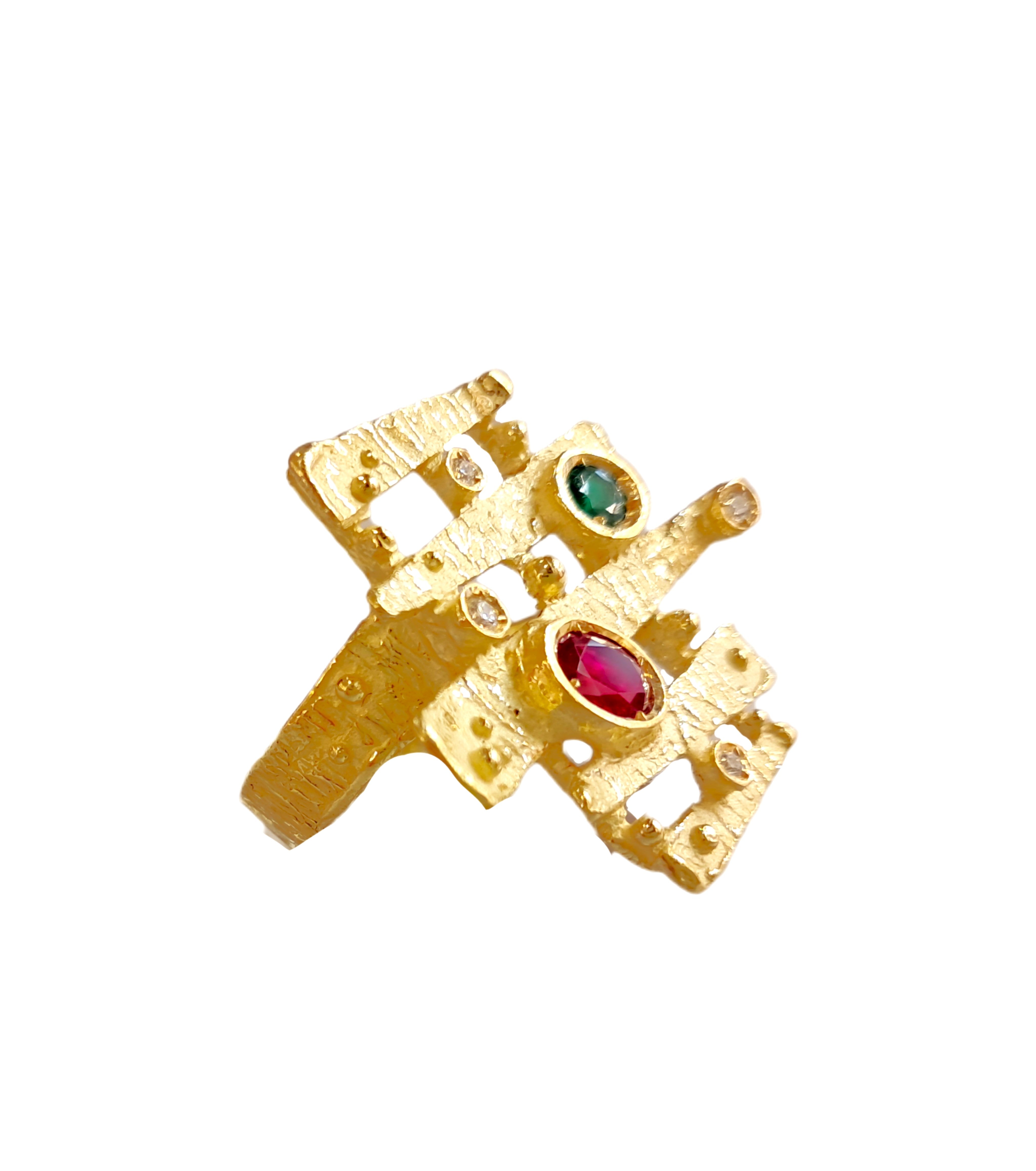 Anello in oro con diamanti rubini e smeraldi Collezione Steps