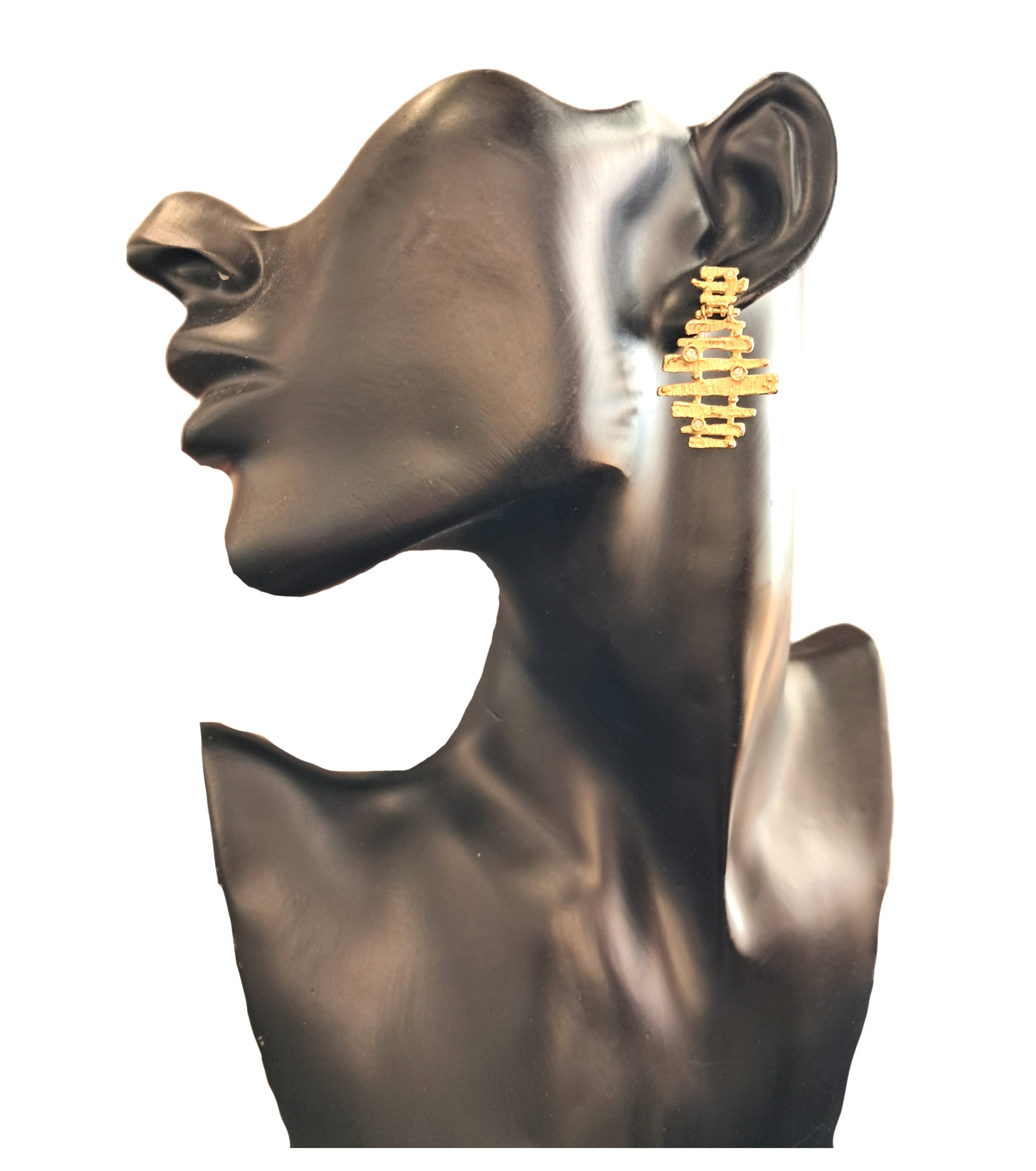 Orecchini in oro giallo 18 kt e diamanti della Collezione Steps