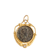 Ciondolo in oro con moneta romana diamante Collezione Roma