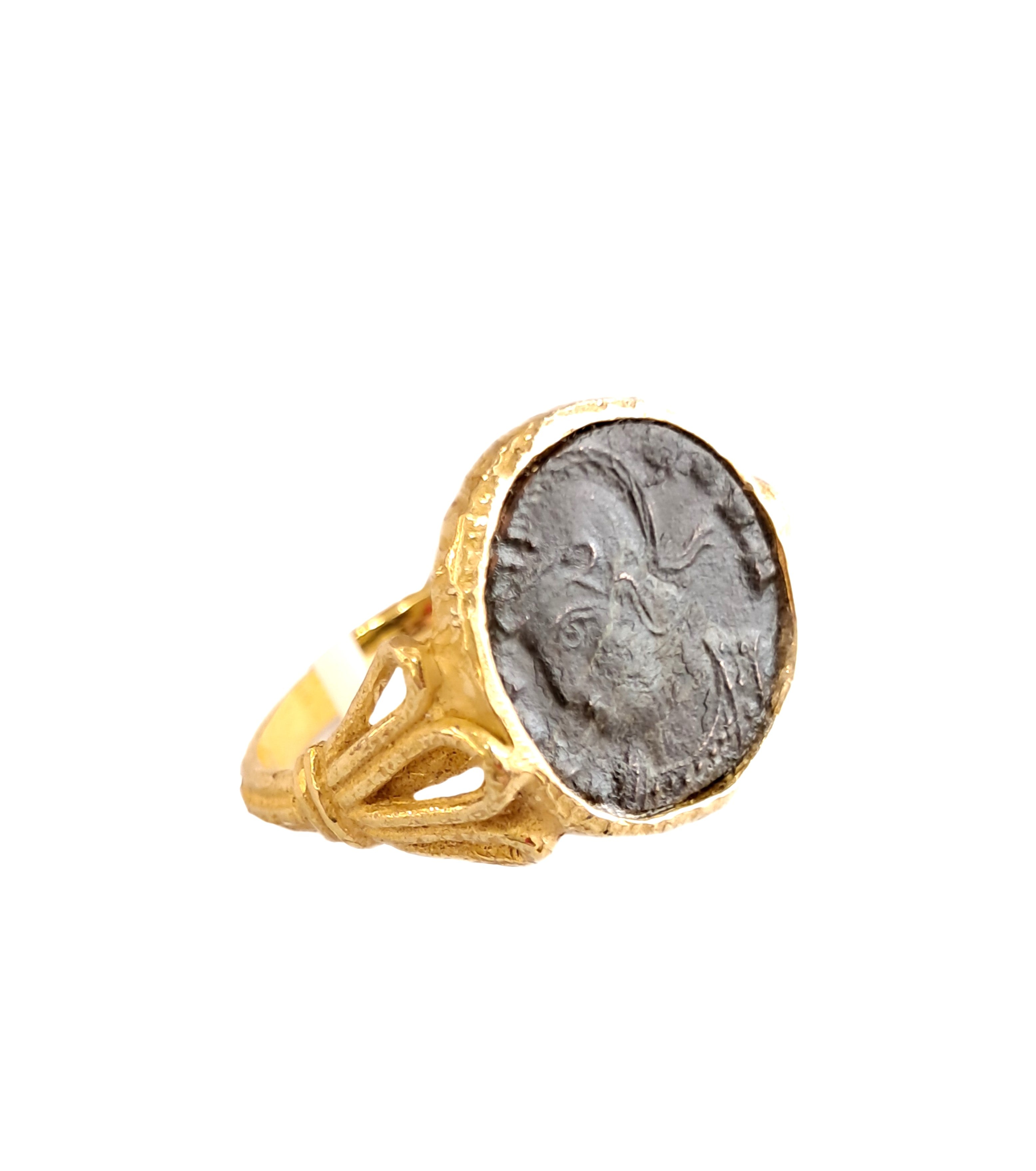 Anello in oro con moneta romana Collezione Roma