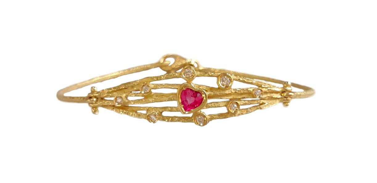 Bracciale in oro giallo 18 kt con diamanti e rubino a Cuore