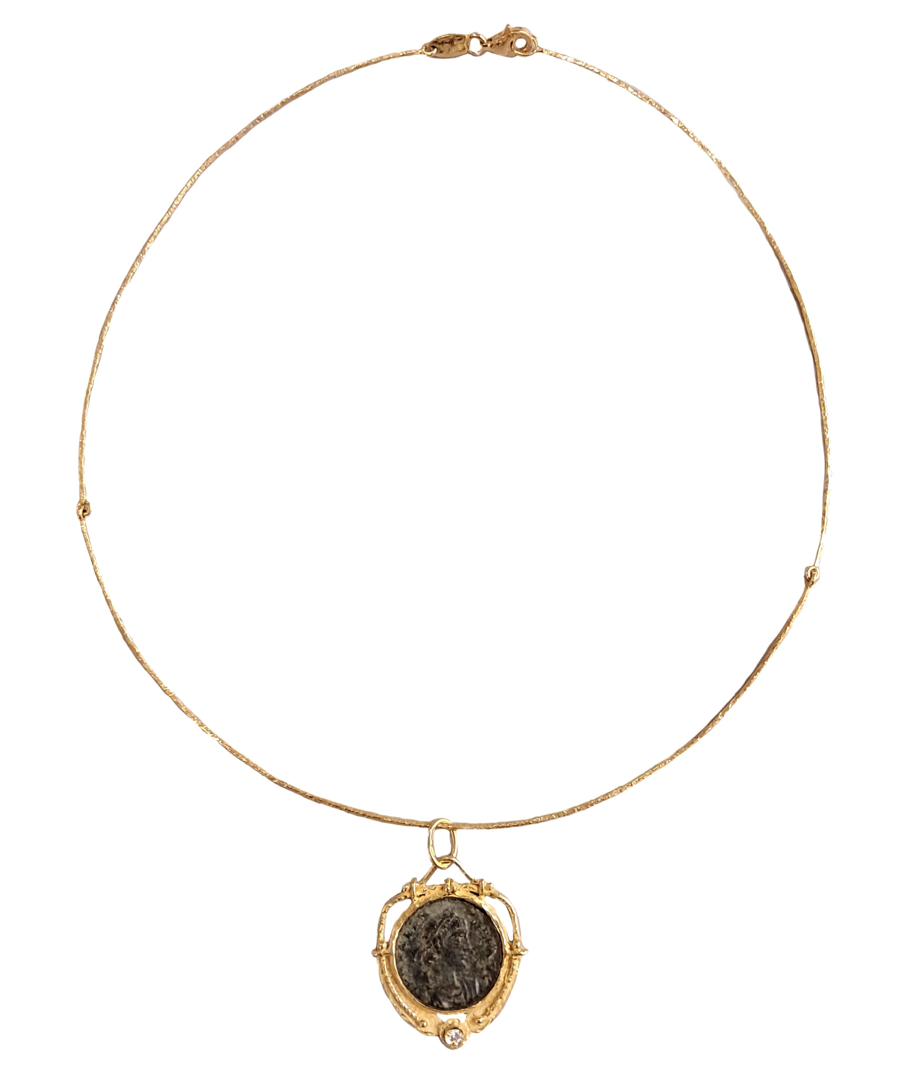 Ciondolo in oro con moneta romana diamante Collezione Roma