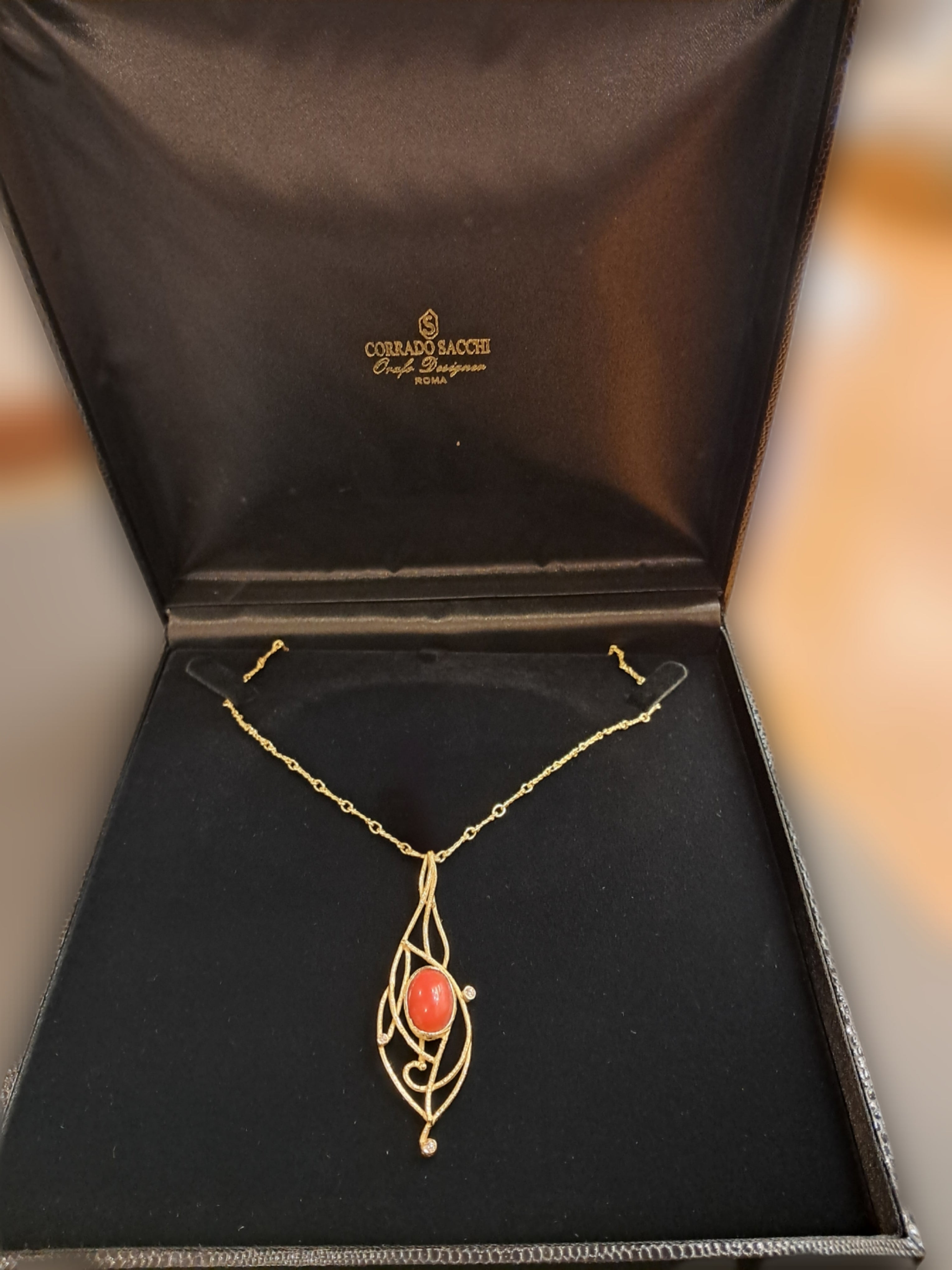 Ciondolo in oro corallo rosso con diamanti Collezione Klimt