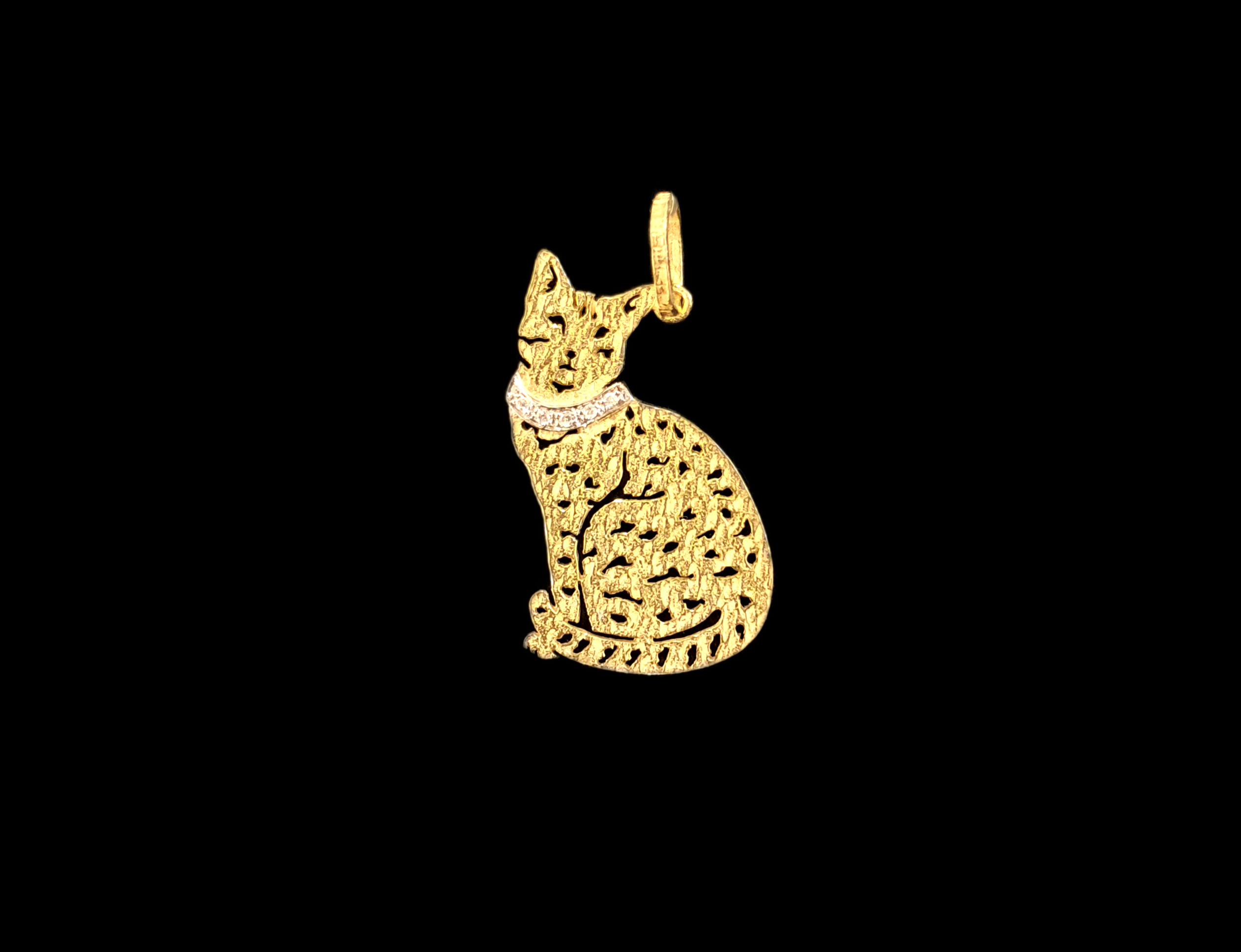 Ciondolo in oro 18 kt e diamanti "Mau Egiziano" collezione "Cani & Gatti"