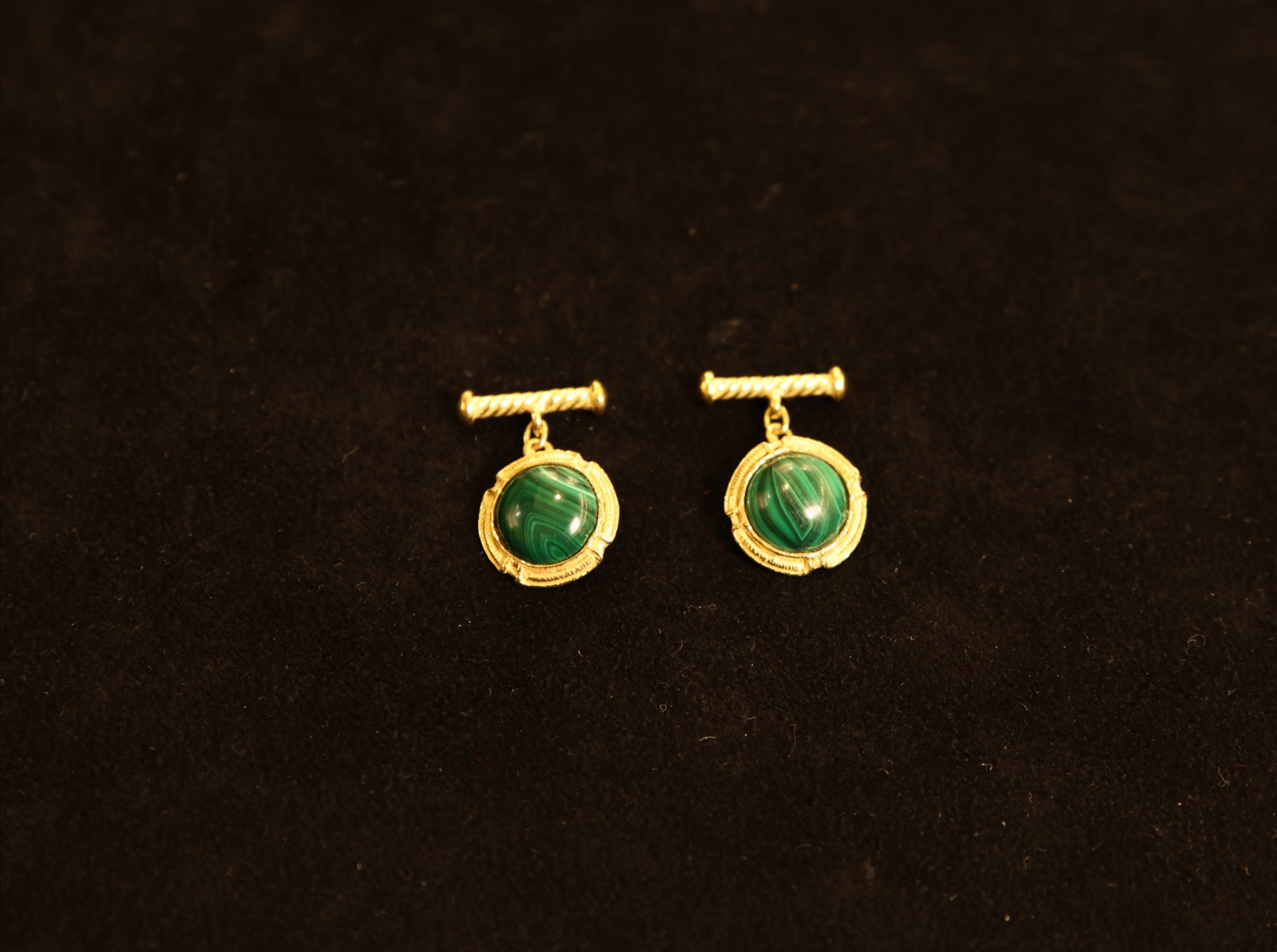 Yellow gold malachite cufflinks