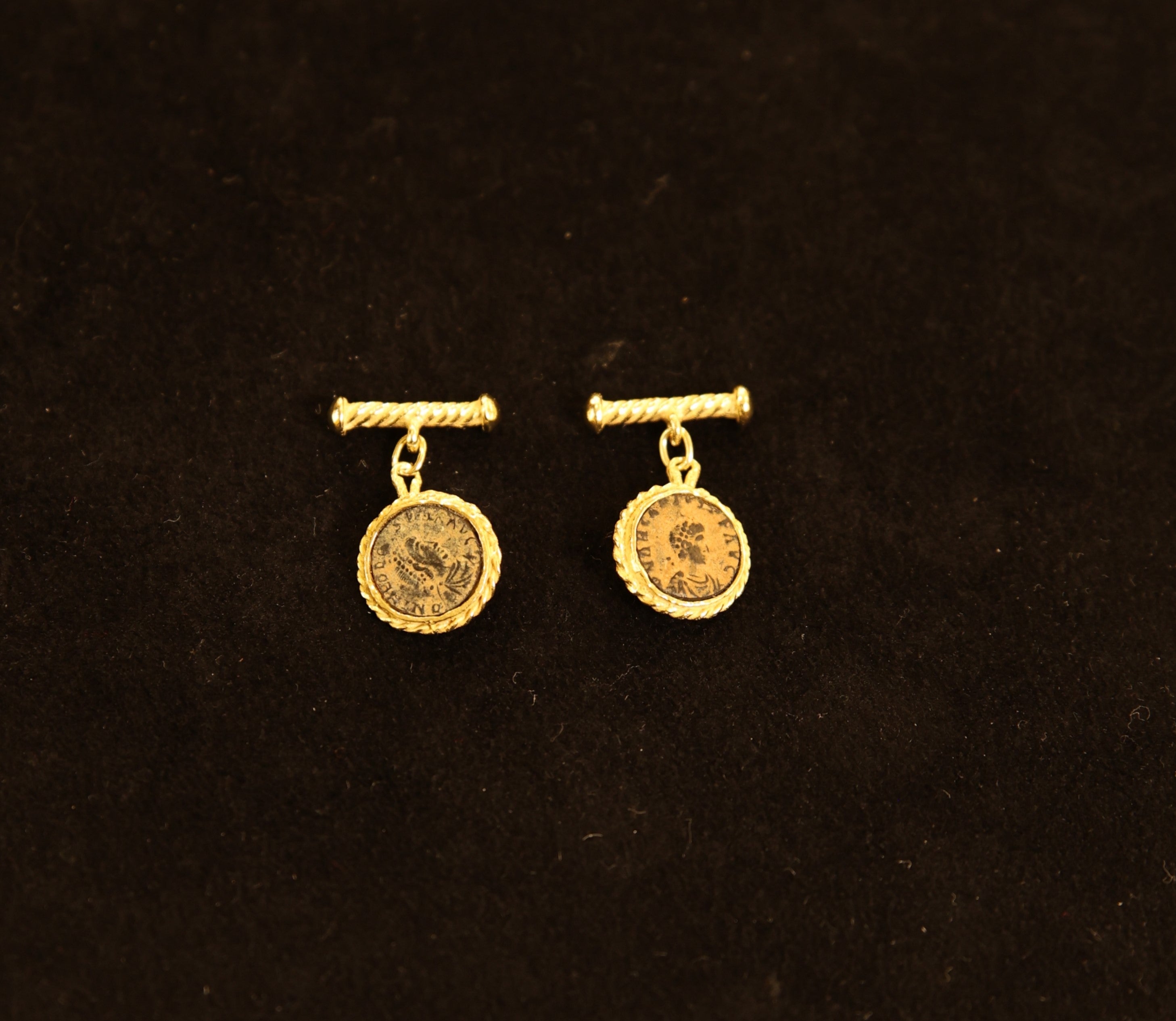 Gemelli in oro giallo con monete romane