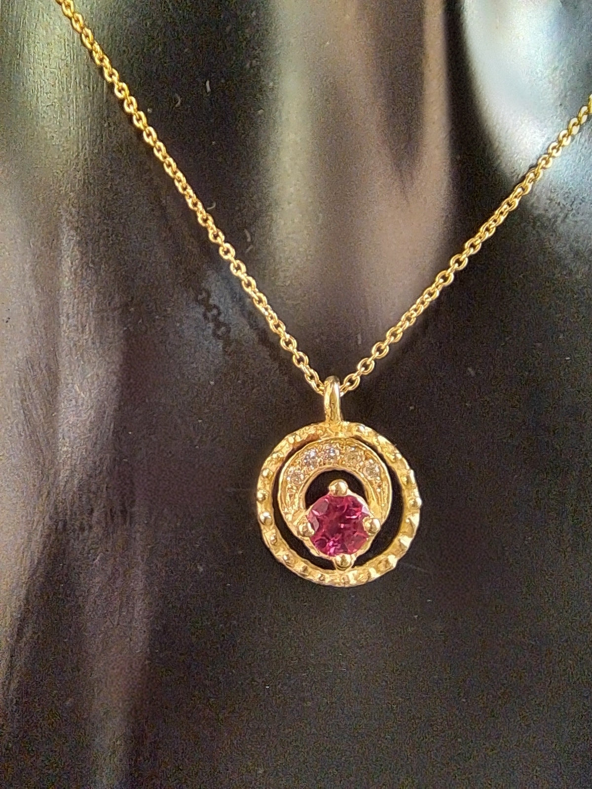 Girocollo in oro con rubellite diamanti Collezione Luna