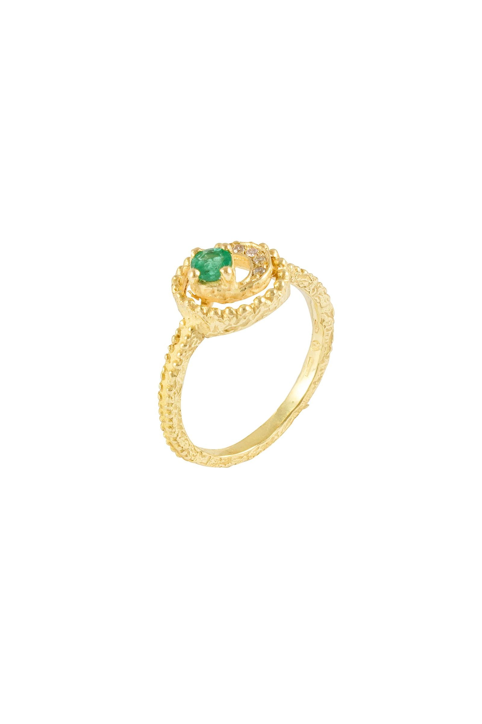 Gold ring with diamonds and emerald Luna collection