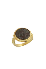 Anello in oro giallo 18 kt con moneta romana autentica su fondo neutro