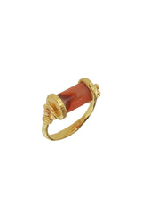 Anello in Oro Giallo con Corniola Incisa  Collezione Roma