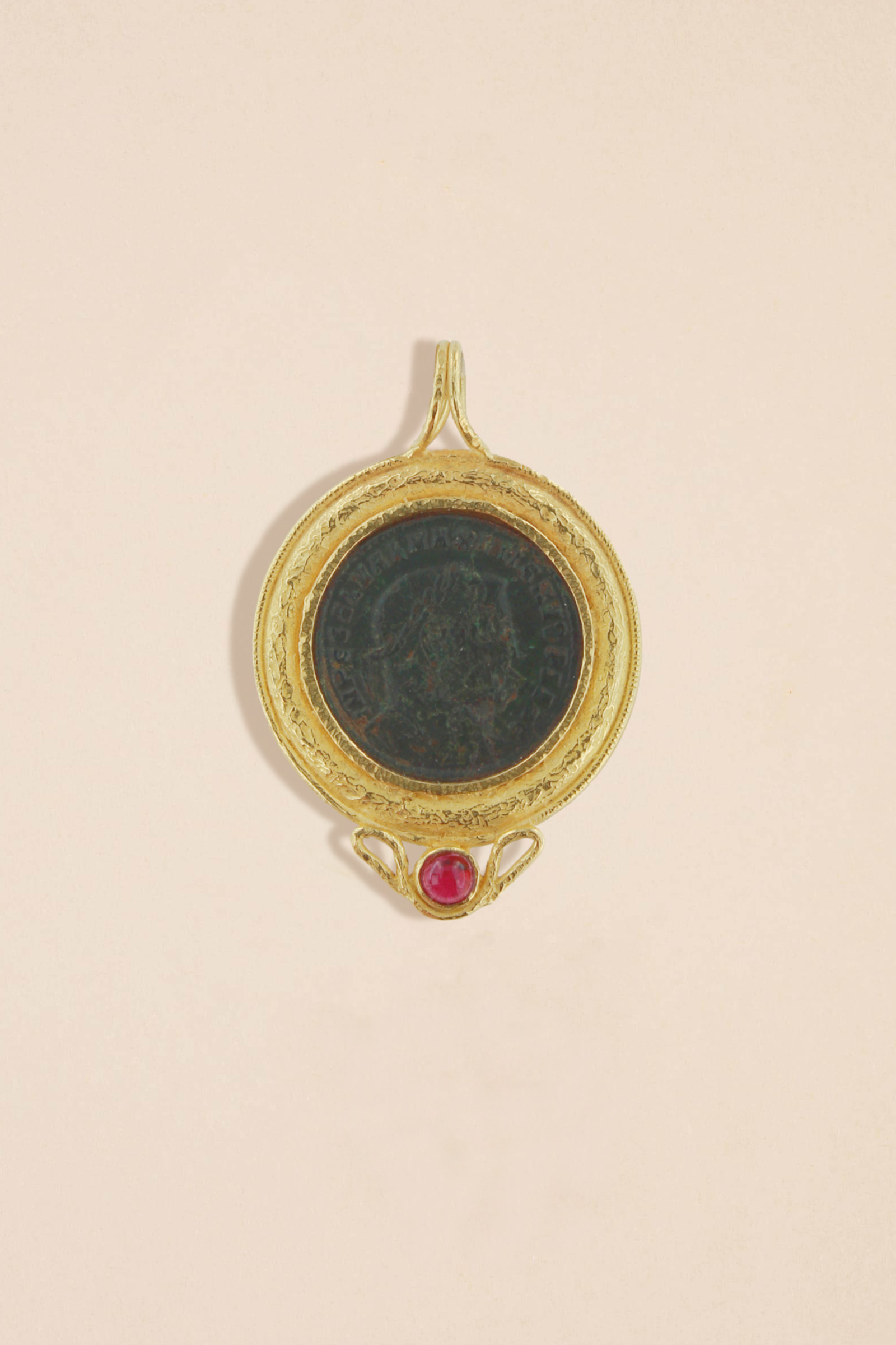 SH611B-18-Kt-Yellow-Gold-Pendant-with-Roman-Coin-and-Granet-Cabochon-1