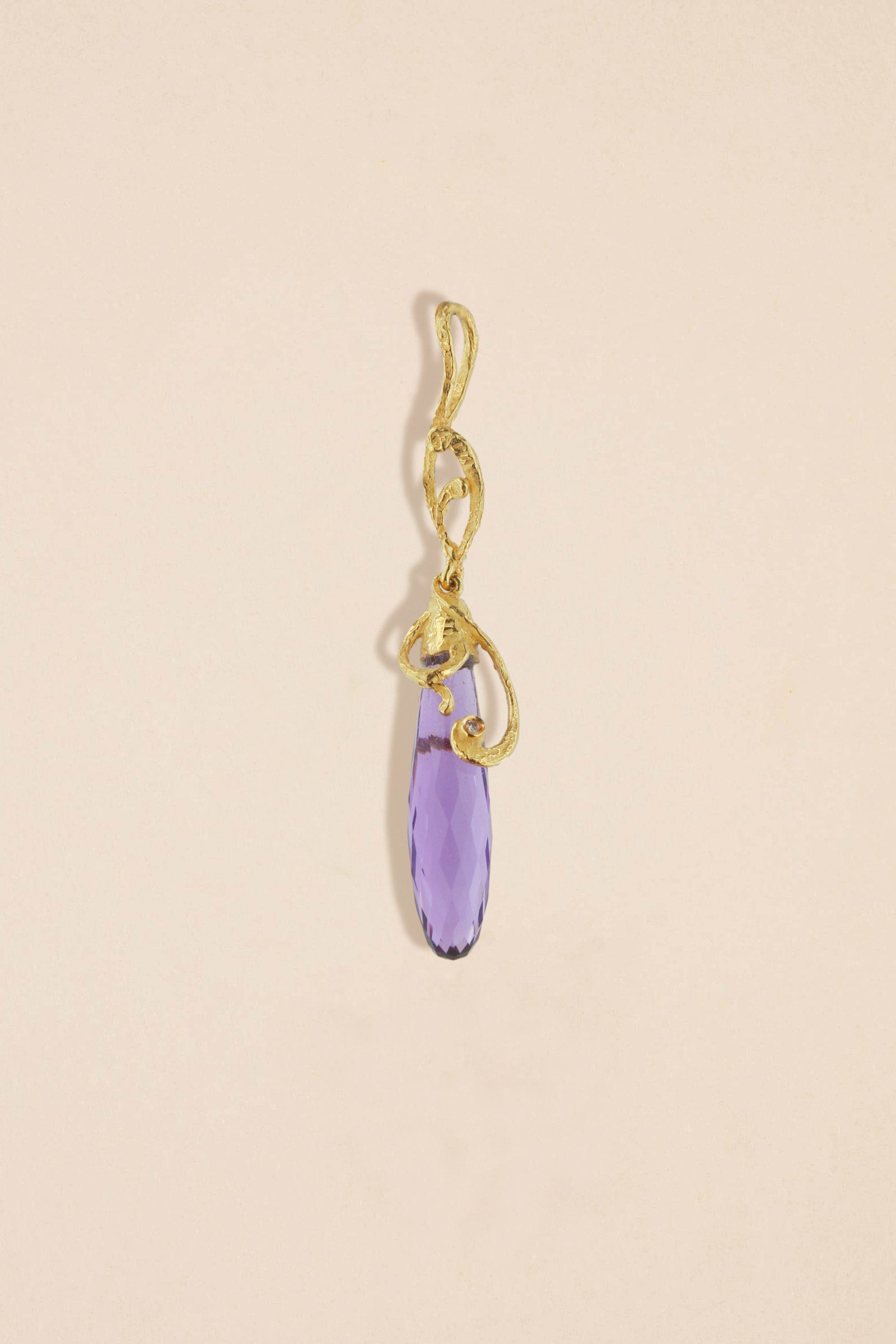 SH1011A-18-Kt-Yellow-Gold-Pendant-with-Purple-Amethyst-and-Diamond-1