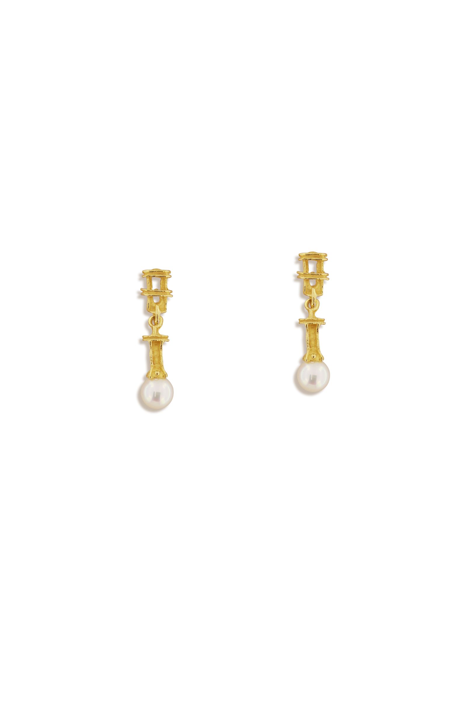 SD54A-18Kt-Yellow-Gold-Pendant-Earrings-with-White-Pearls-1